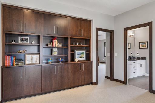 5615 Saint Andrews Avenue, Edina, MN 55424