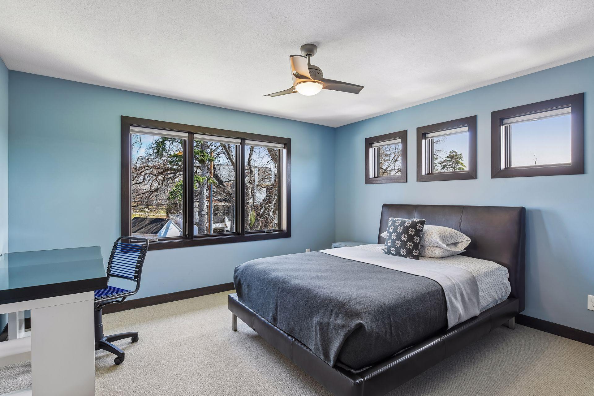 Ample space for twin beds or bunkbed system