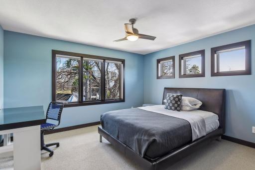 Ample space for twin beds or bunkbed system