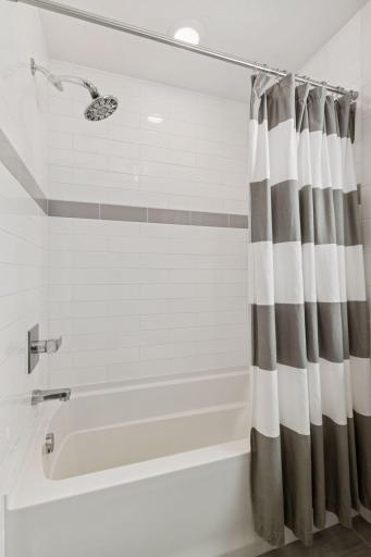 5615 Saint Andrews Avenue, Edina, MN 55424