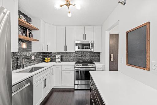 78 10th Street E, 2004, Saint Paul, MN 55101