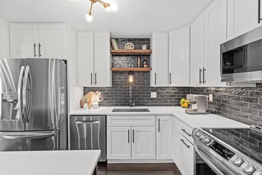 78 10th Street E, 2004, Saint Paul, MN 55101