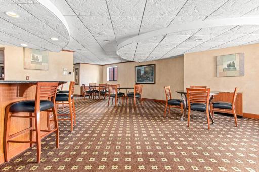 78 10th Street E, 2004, Saint Paul, MN 55101