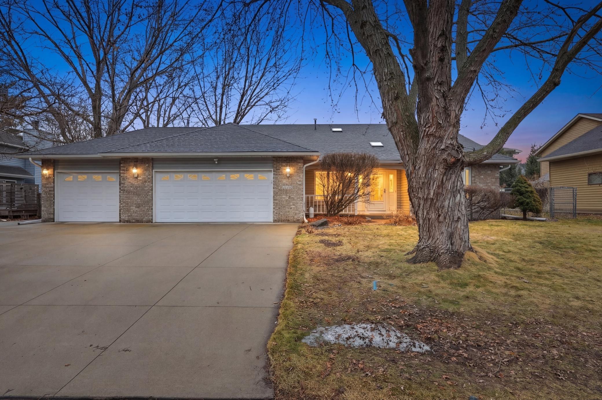 Charming 3 bed, 3 bath home offering a life of space, comfort, & convenience. A 3-car garage w/epoxy flooring & basement access completes the package. Situated in an inviting neighborhood near parks, lakes, dining, shopping, and Keller Golf Course.