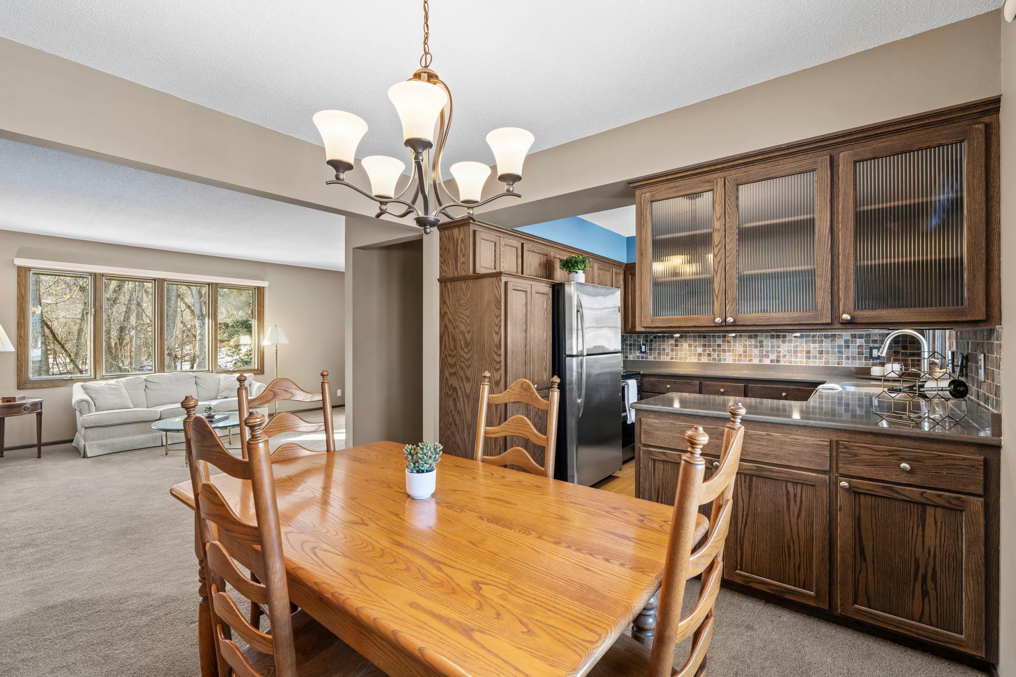 Open main level floor plan.