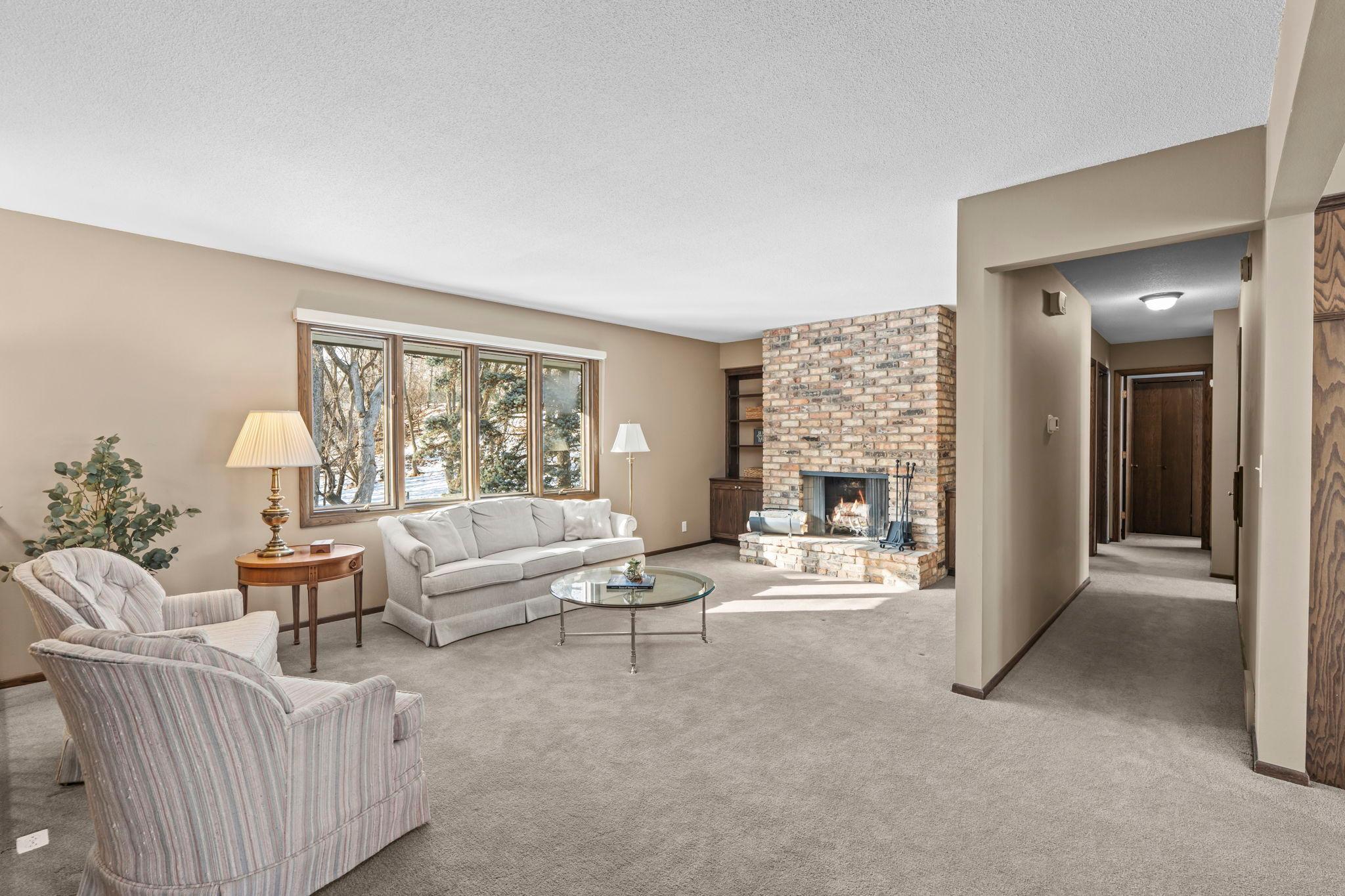 Spacious and open main level. Neutral flooring and paint throughout.