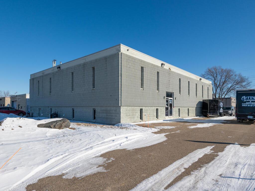 1321 7th St S Hopkins MN 55343 USA-002-033-Seventh St SHopkins2-MLS_Size.jpg