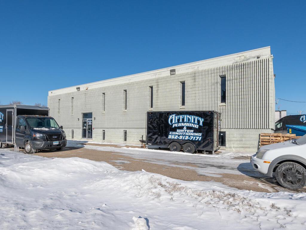 Front guest and employee parking area.