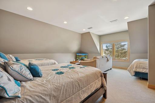 22620 Hayward Avenue N, Forest Lake, MN 55025