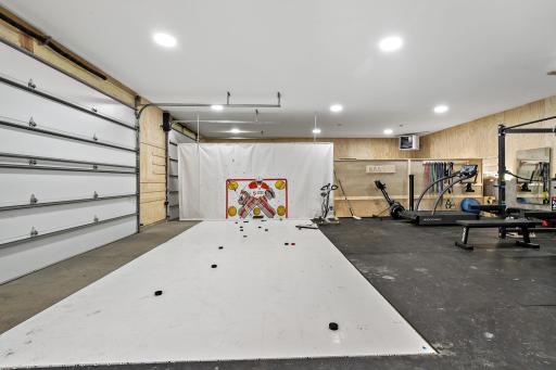 10 foot garage doors. Perfect for boats/RV.