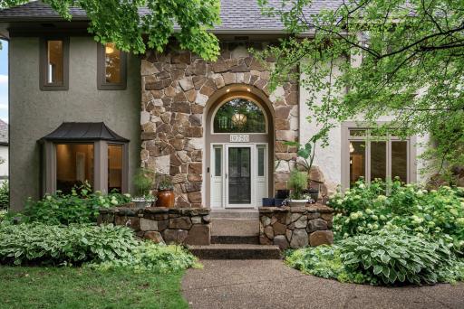 19750 Muirfield Circle, Excelsior, MN 55331