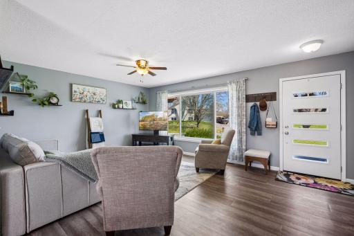 5507 Sunset Circle, Rockford, MN 55373