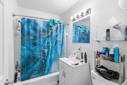 2633 Division Street N, Saint Paul, MN 55109