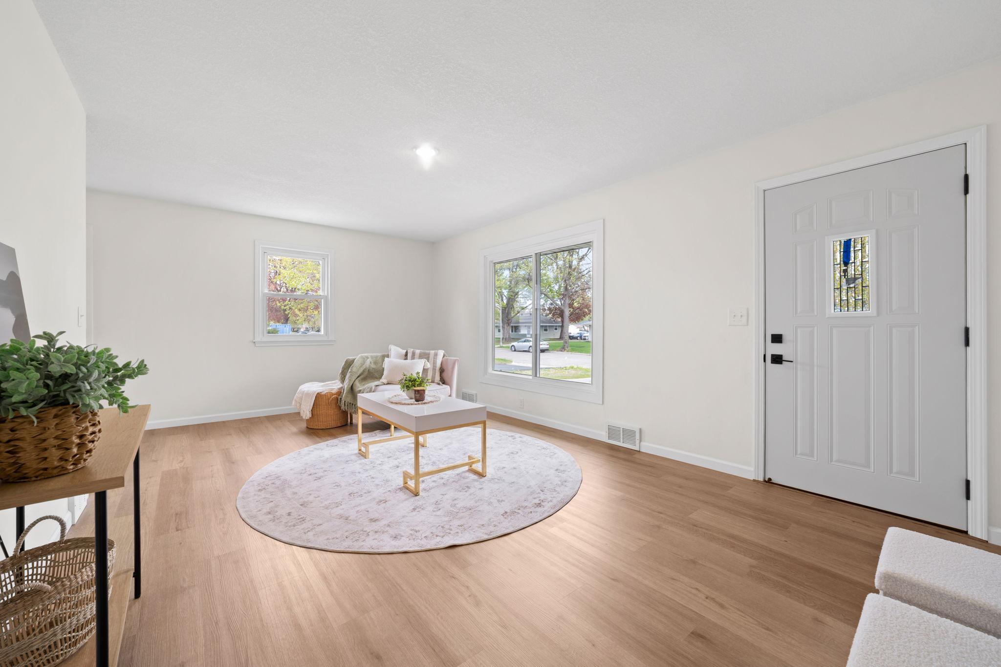 18-web-or-mls-7638 14th Ave S-18.jpg
