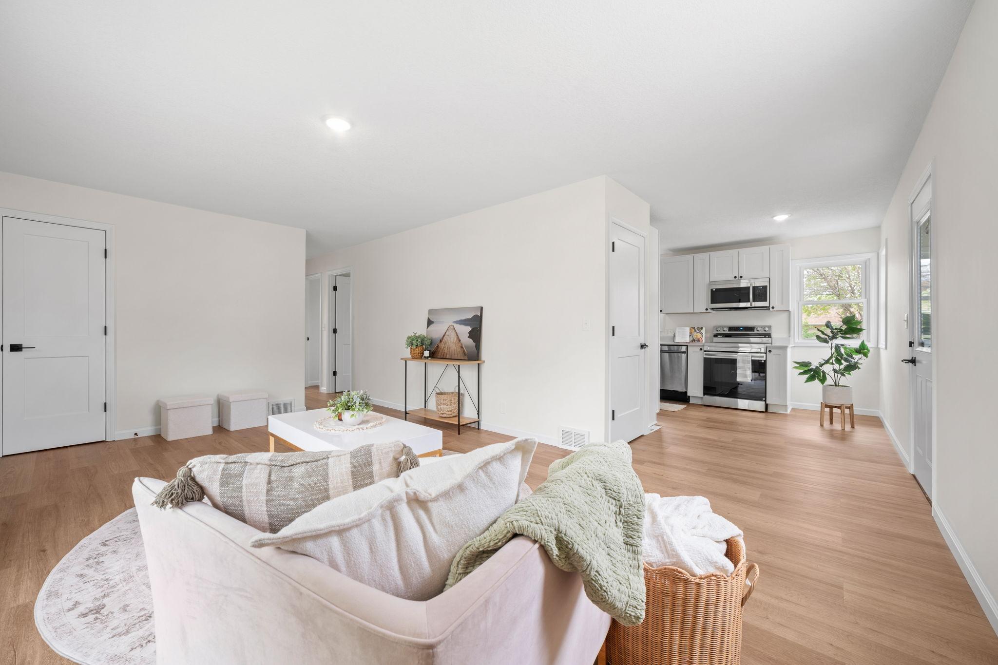 20-web-or-mls-7638 14th Ave S-20.jpg