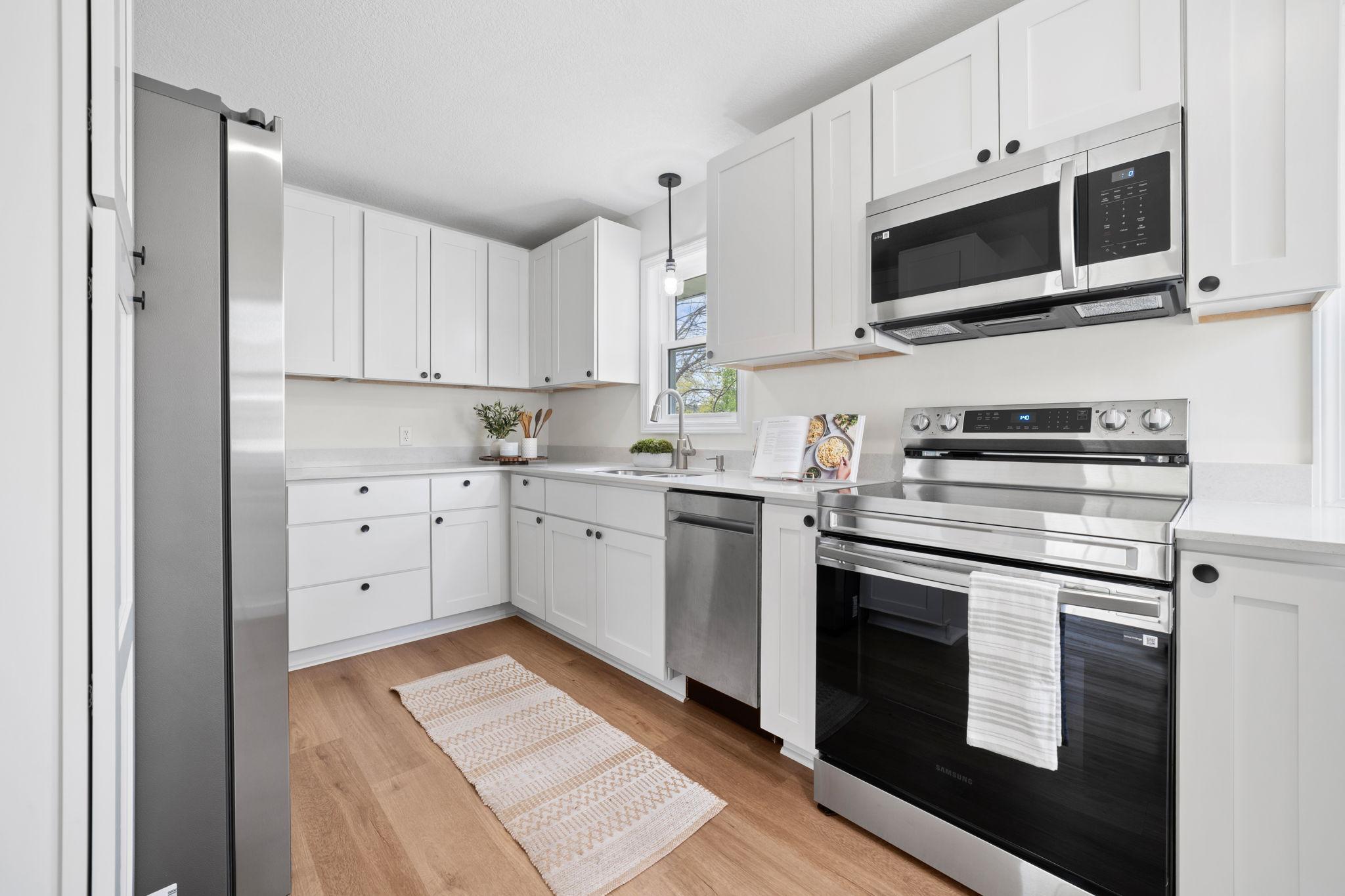 25-web-or-mls-7638 14th Ave S-25.jpg