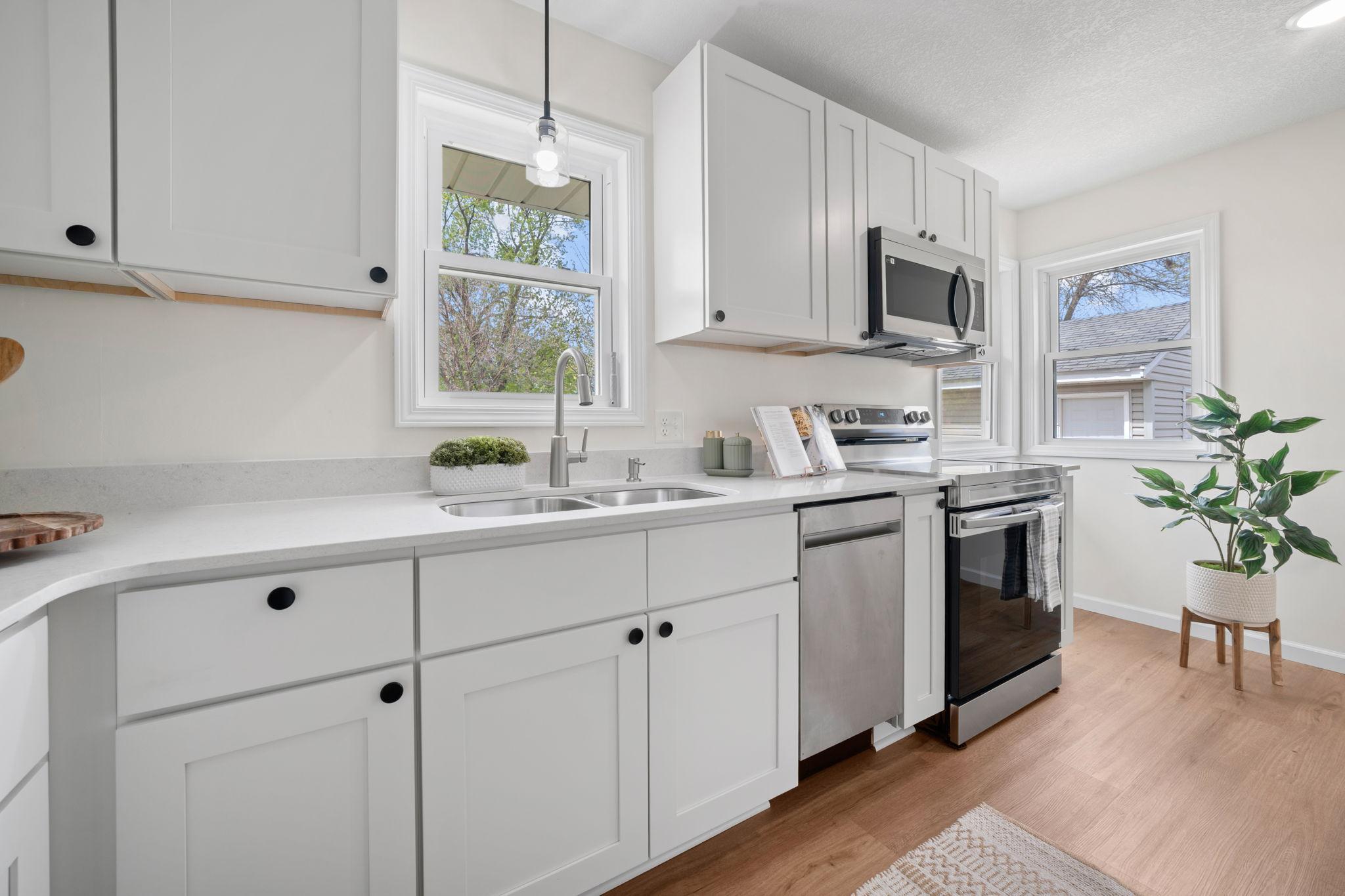 26-web-or-mls-7638 14th Ave S-26.jpg