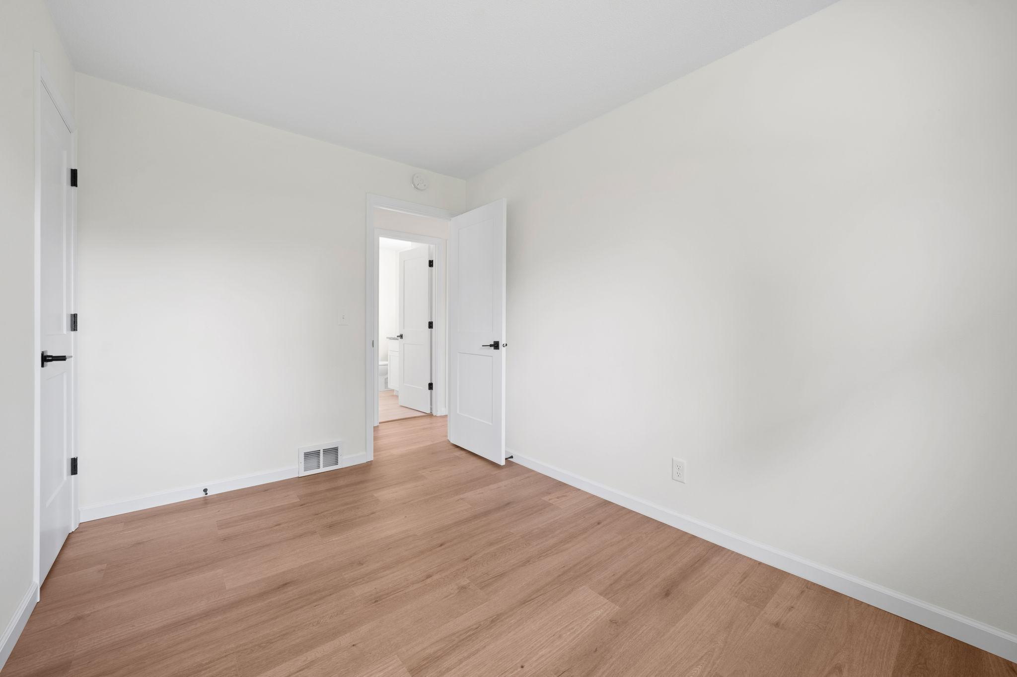 30-web-or-mls-7638 14th Ave S-30.jpg