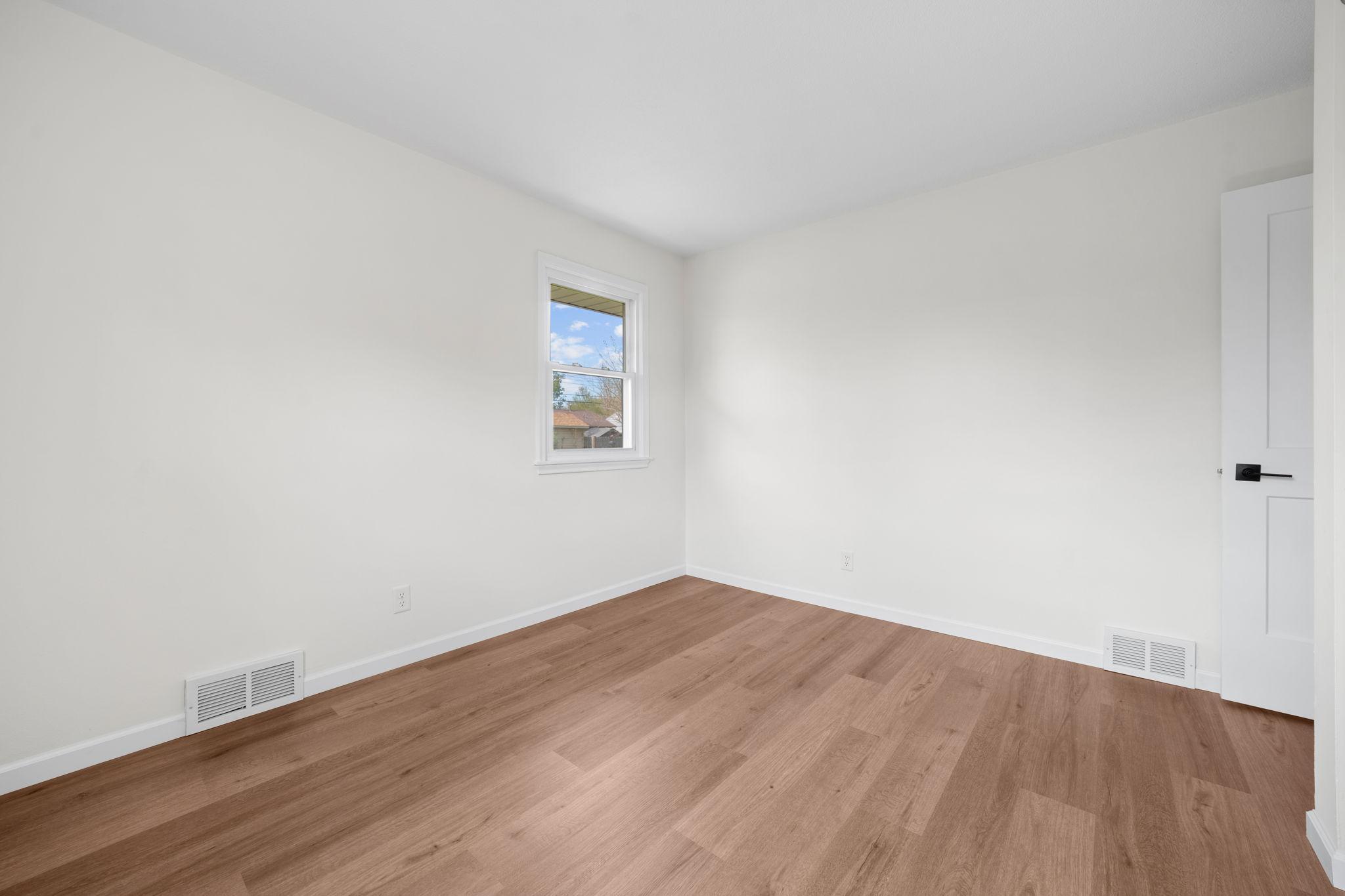 38-web-or-mls-7638 14th Ave S-38.jpg