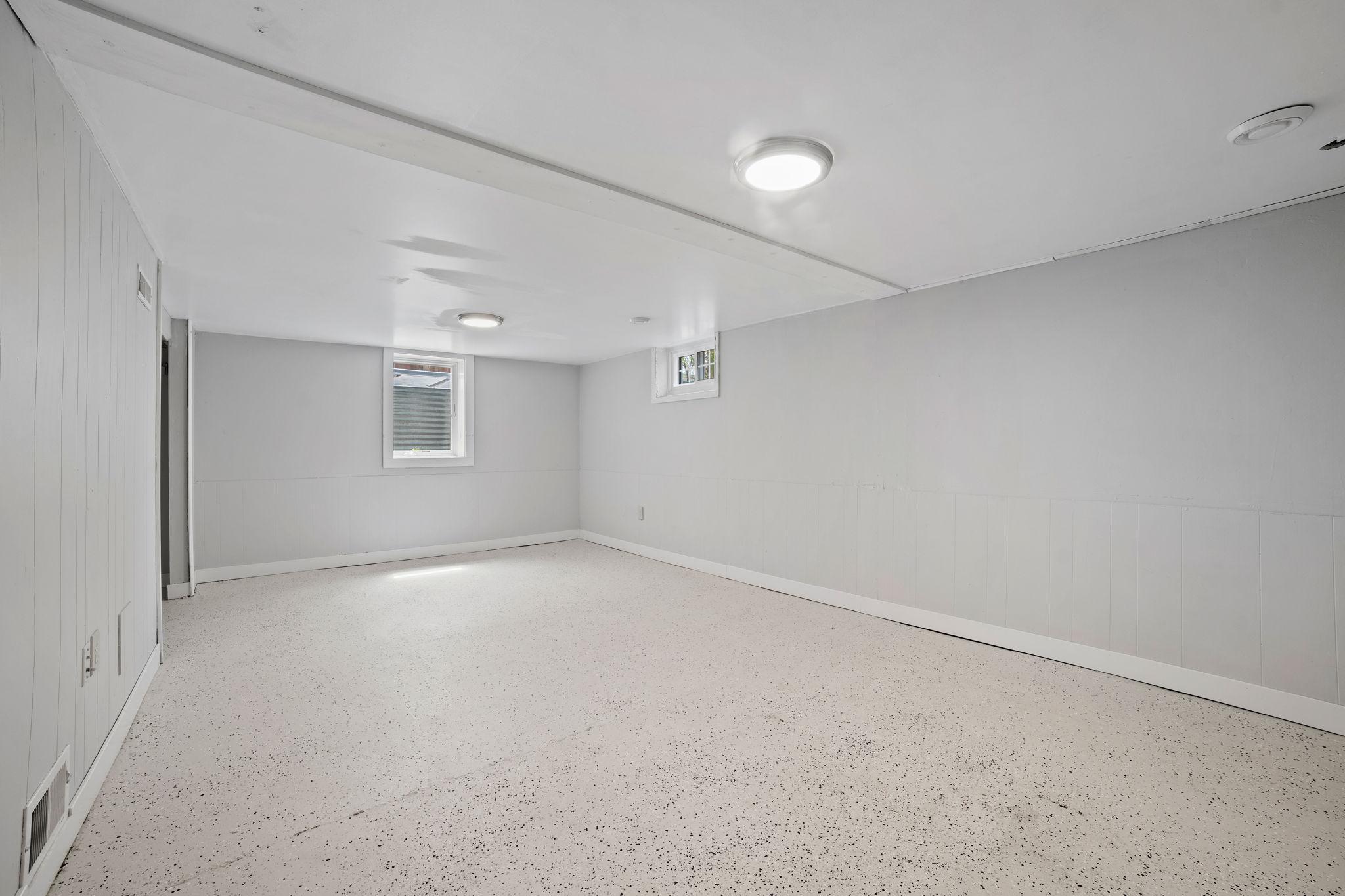44-web-or-mls-7638 14th Ave S-44.jpg