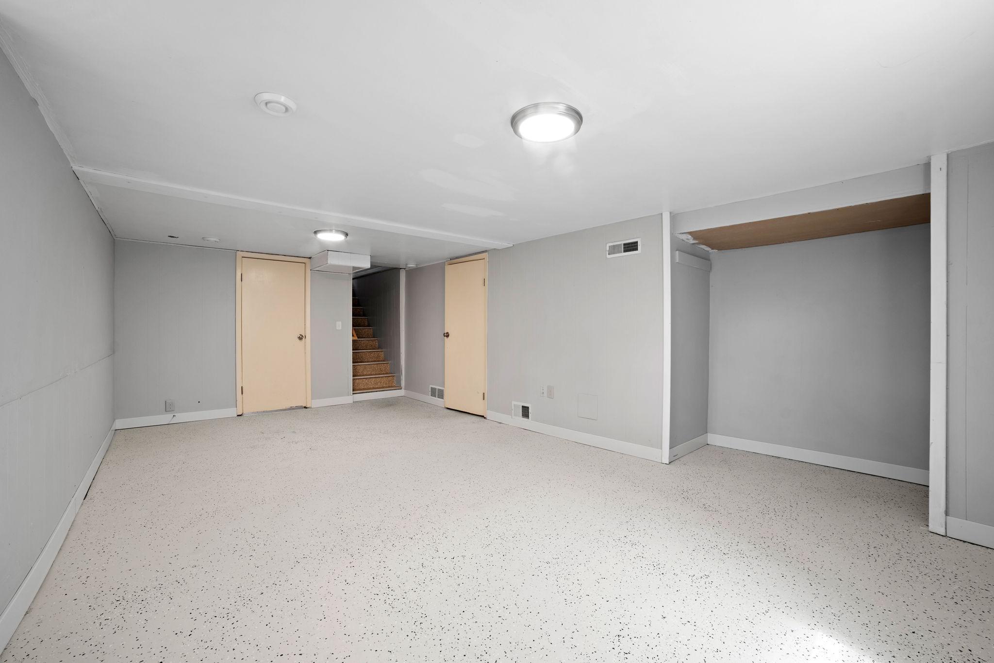 46-web-or-mls-7638 14th Ave S-46.jpg