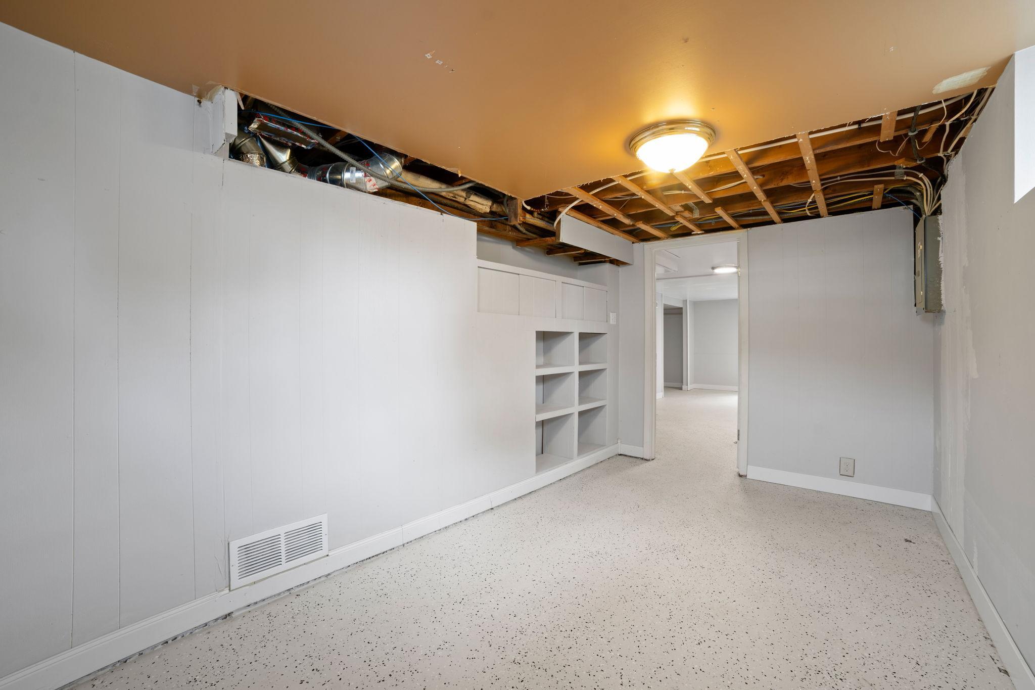 54-web-or-mls-7638 14th Ave S-54.jpg