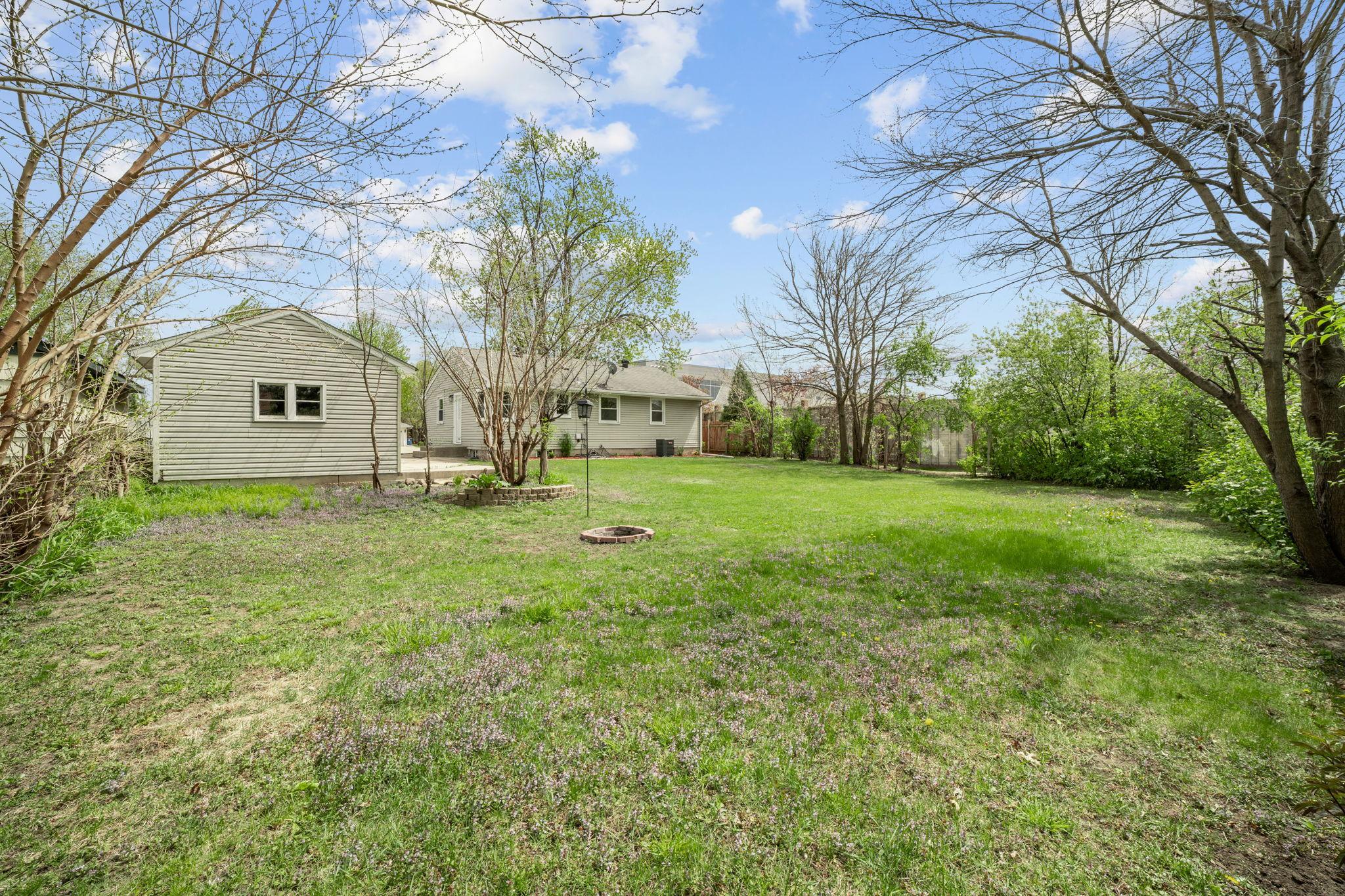 15-web-or-mls-7638 14th Ave S-15.jpg