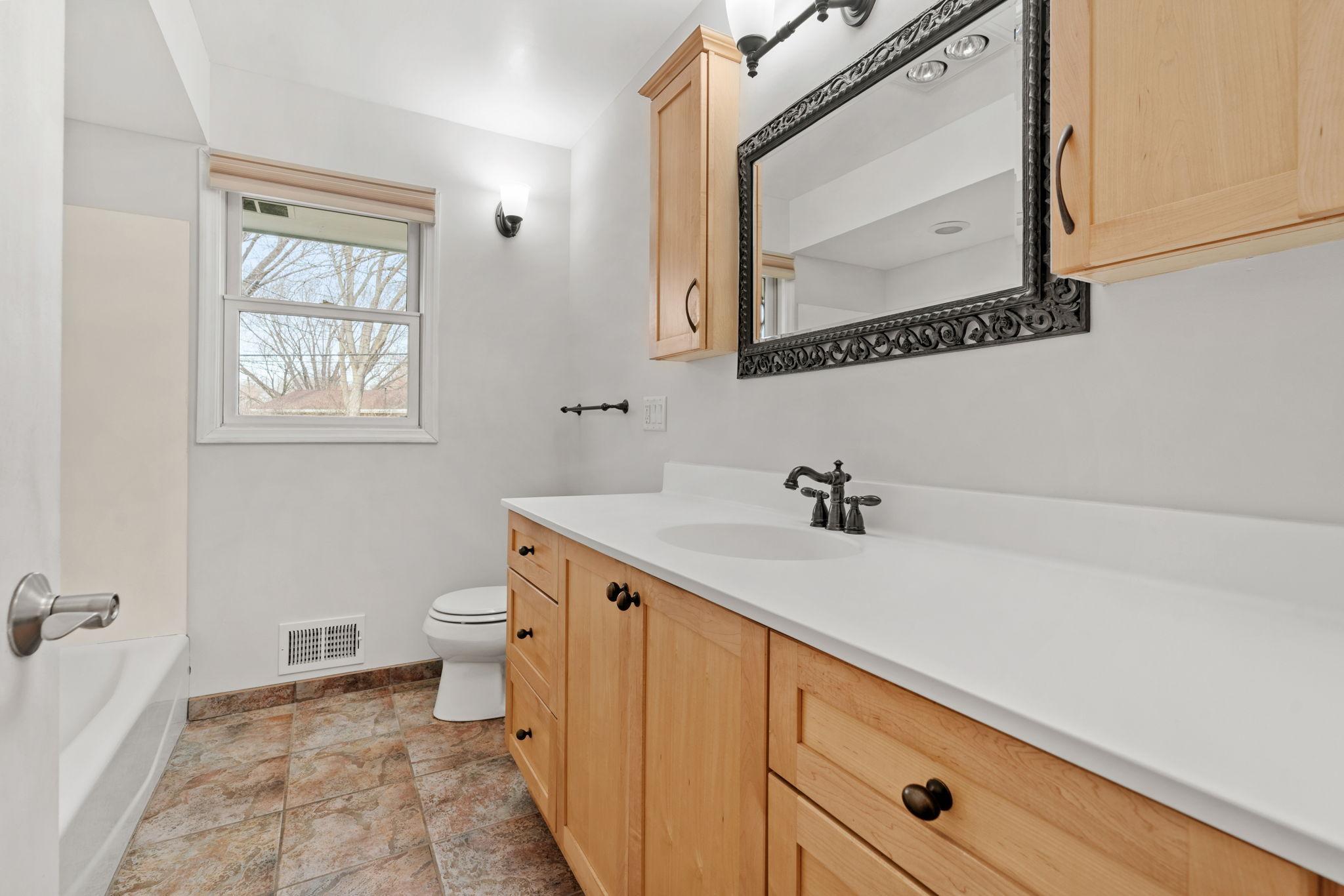 33-web-or-mls-4033 Kentucky Ave N-33.jpg