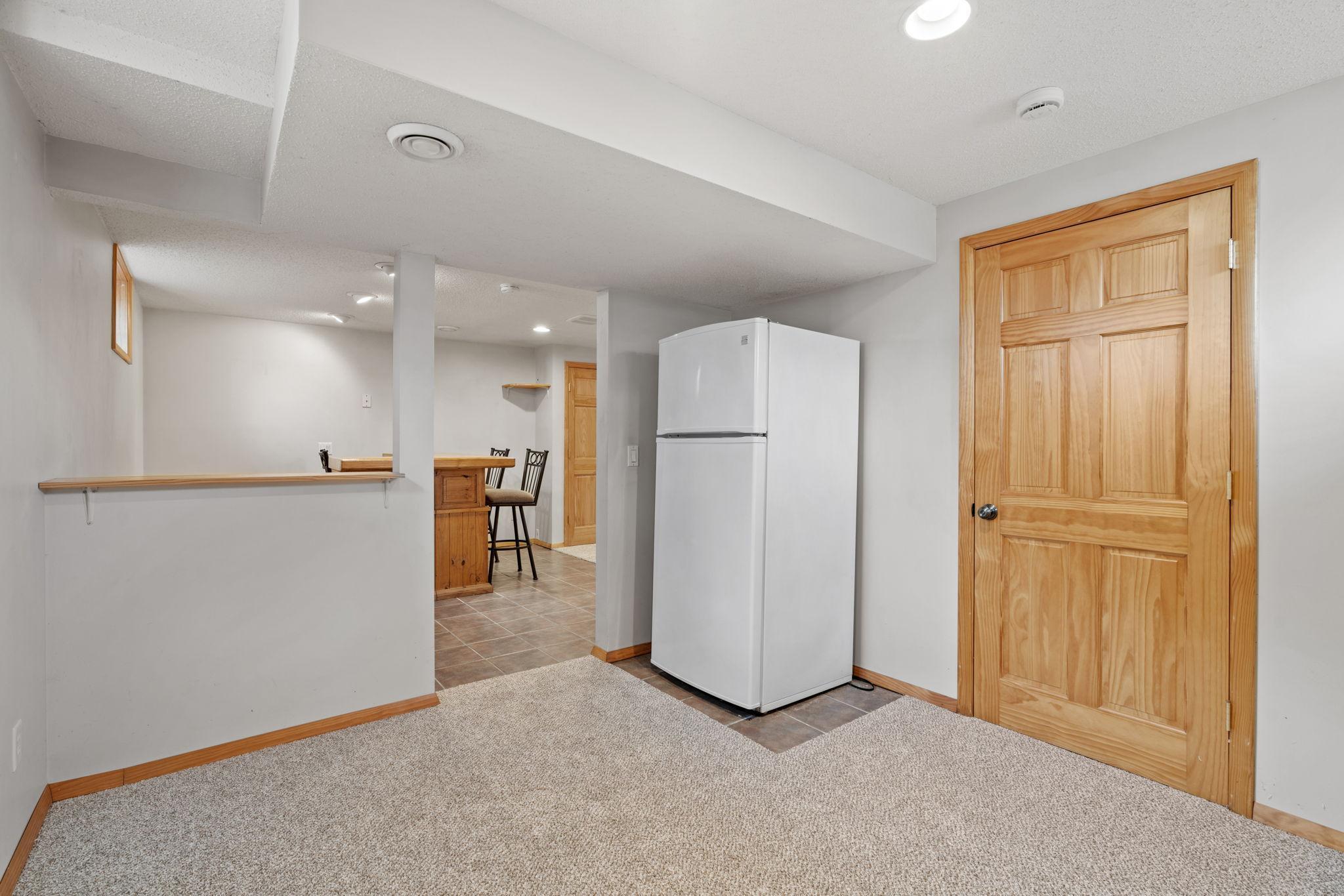 40-web-or-mls-4033 Kentucky Ave N-40.jpg