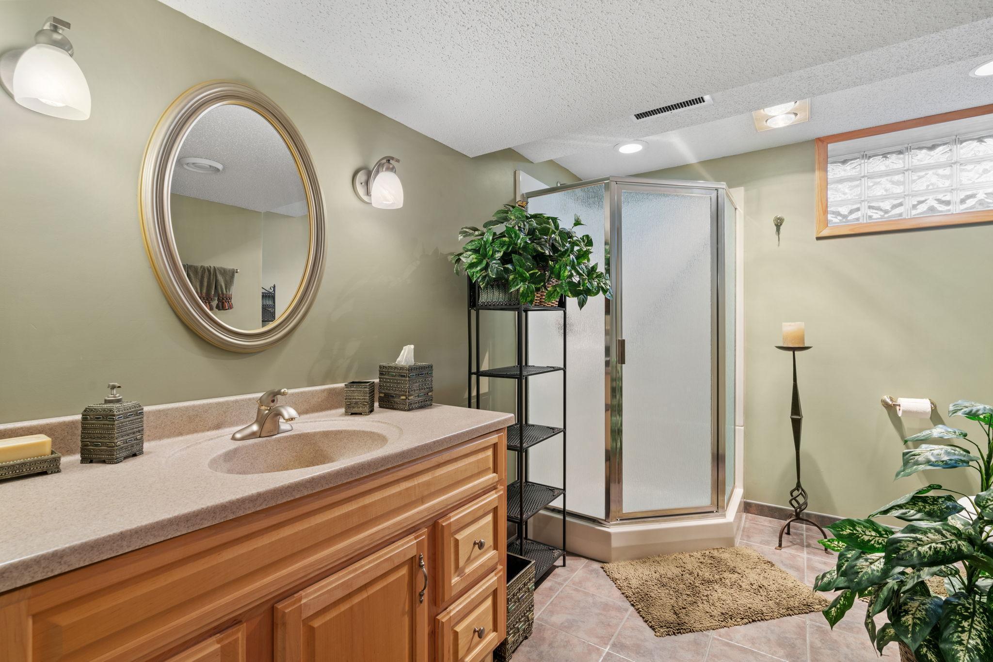 41-web-or-mls-4033 Kentucky Ave N-41.jpg