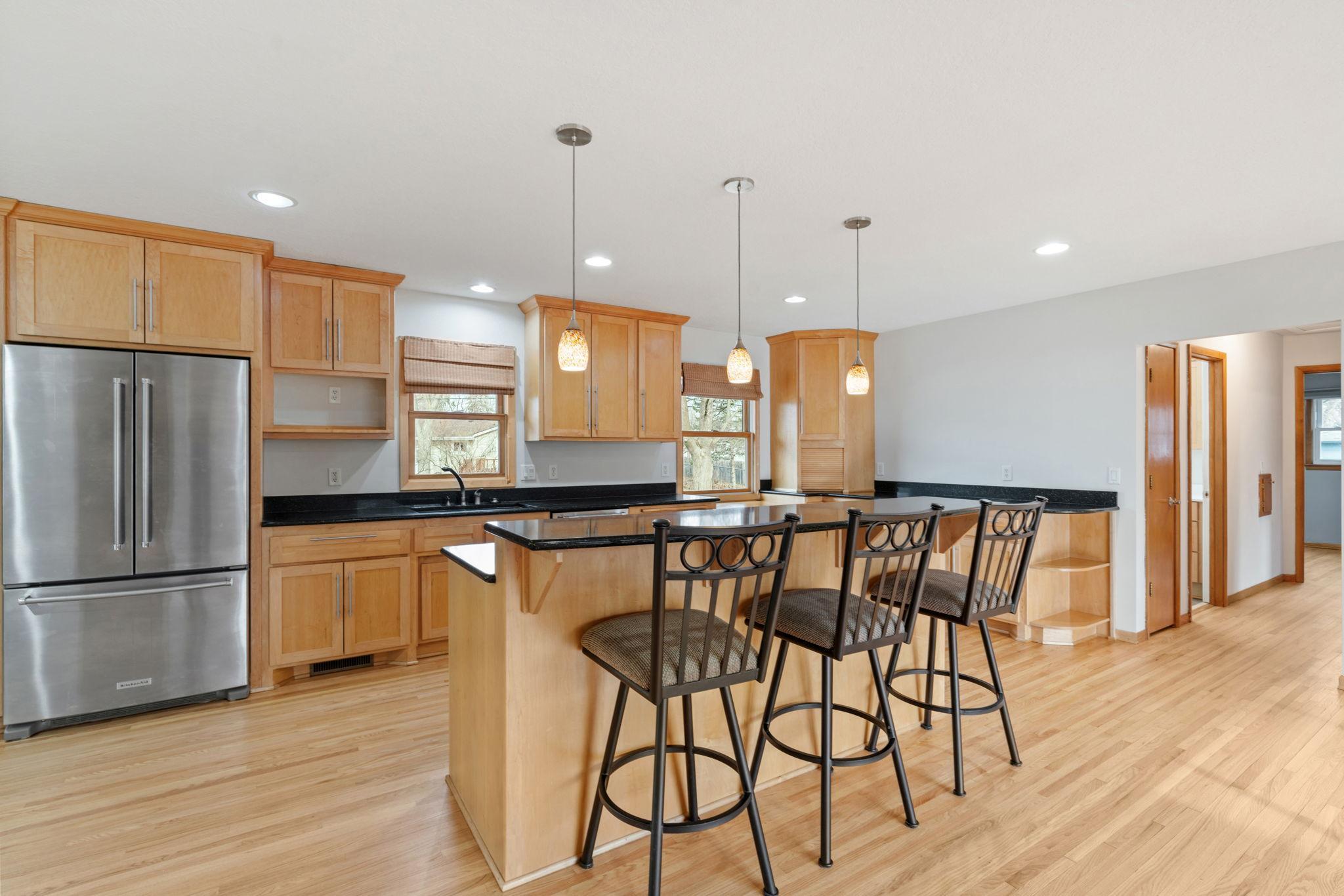 15-web-or-mls-4033 Kentucky Ave N-15.jpg