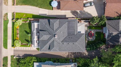2735 Lake of the Isles Parkway East