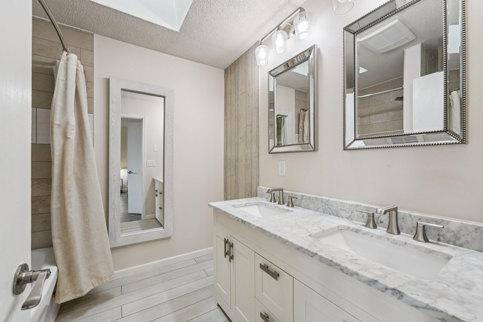 Owners Private Full bath