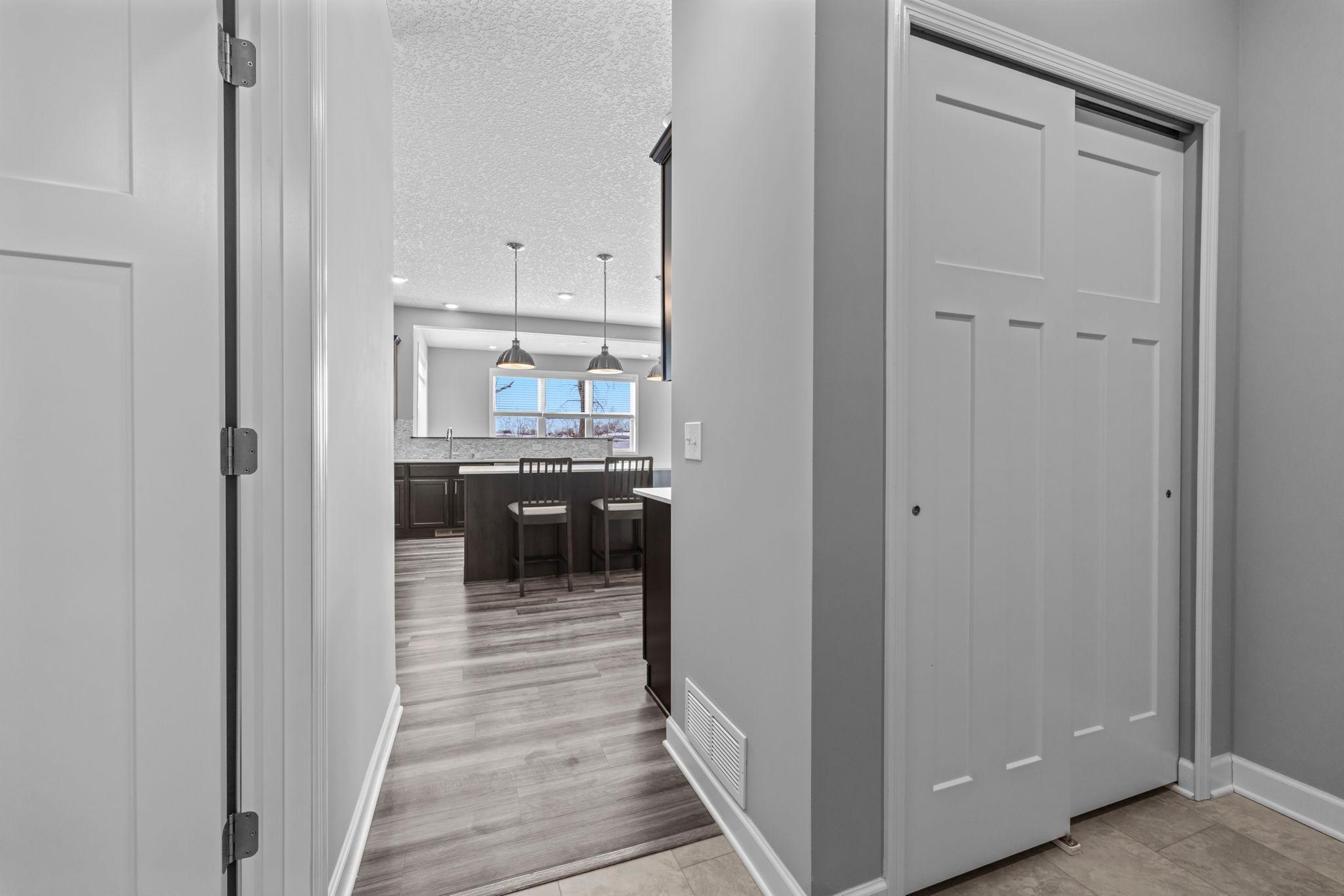 35-web-or-mls-7201 Lasalle Ave NE-93.jpg