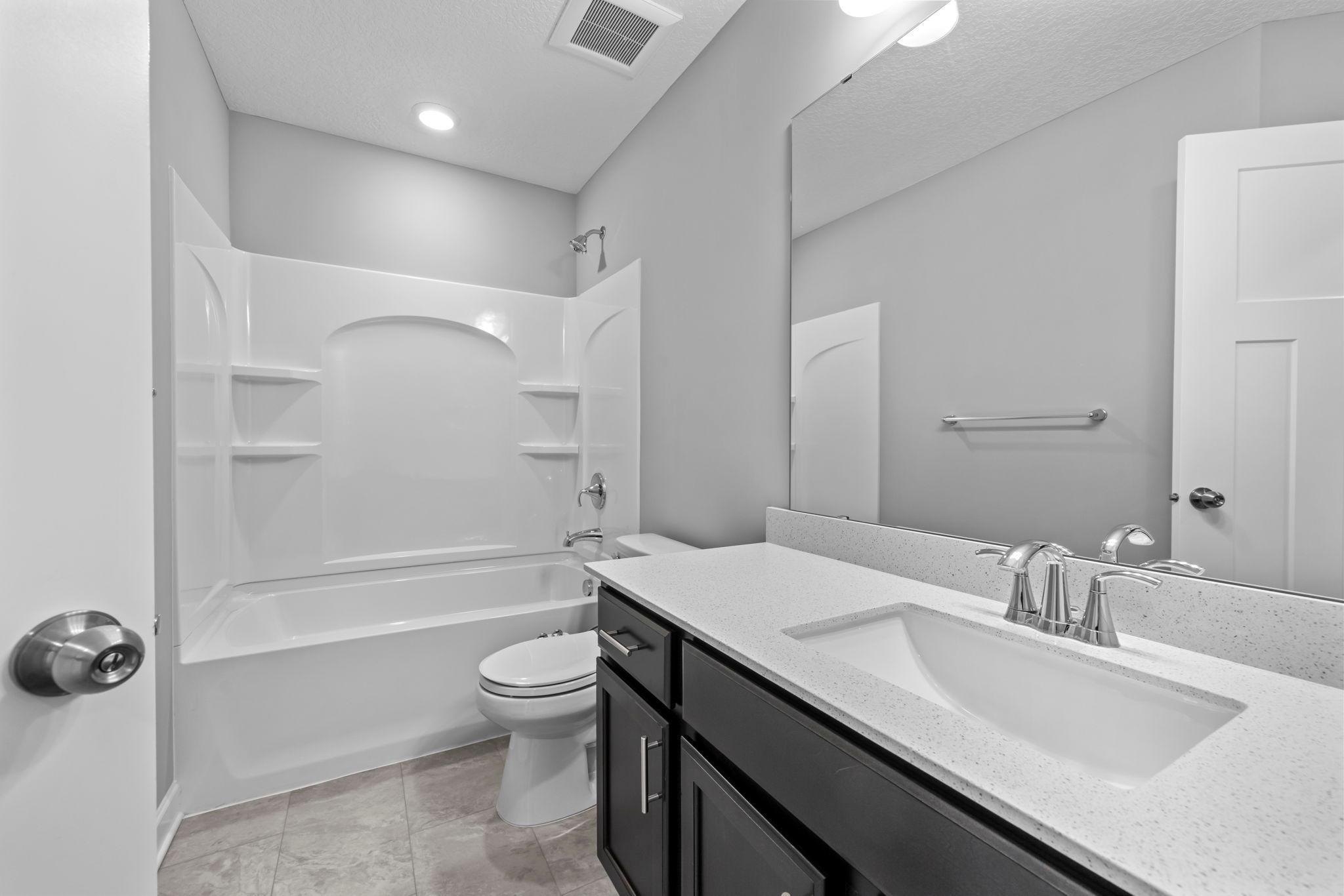 48-web-or-mls-7201 Lasalle Ave NE-129.jpg