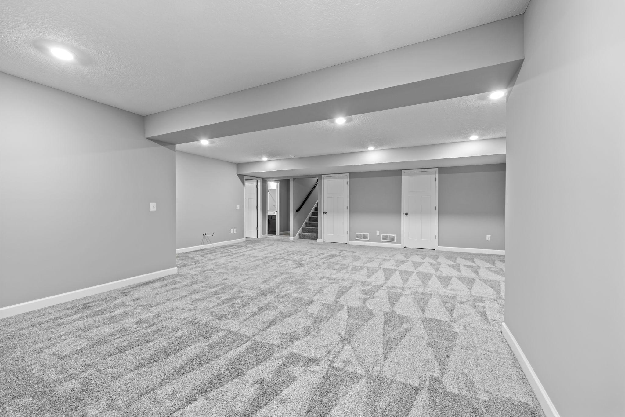 59-web-or-mls-7201 Lasalle Ave NE-165.jpg