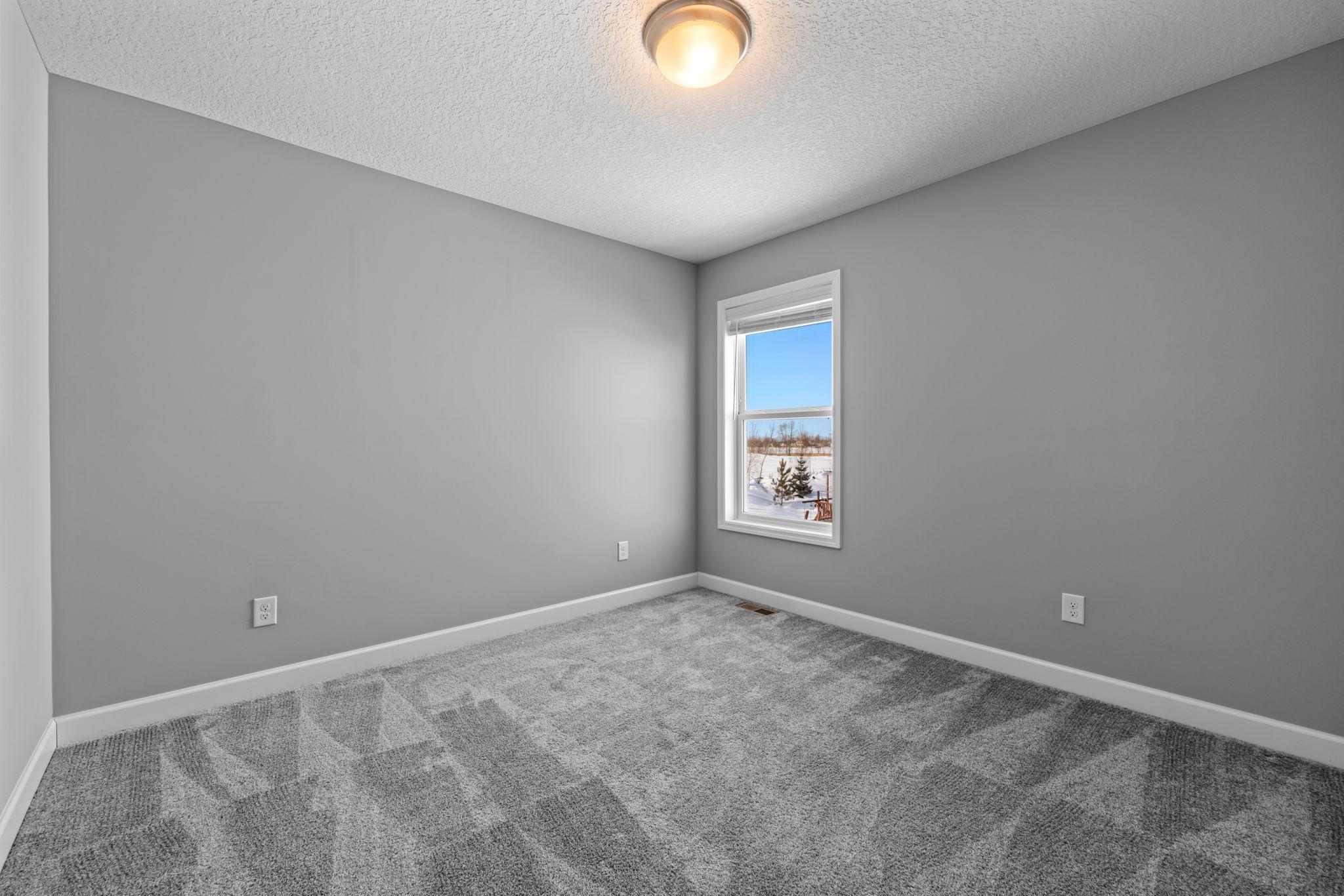 49-web-or-mls-7201 Lasalle Ave NE-132.jpg