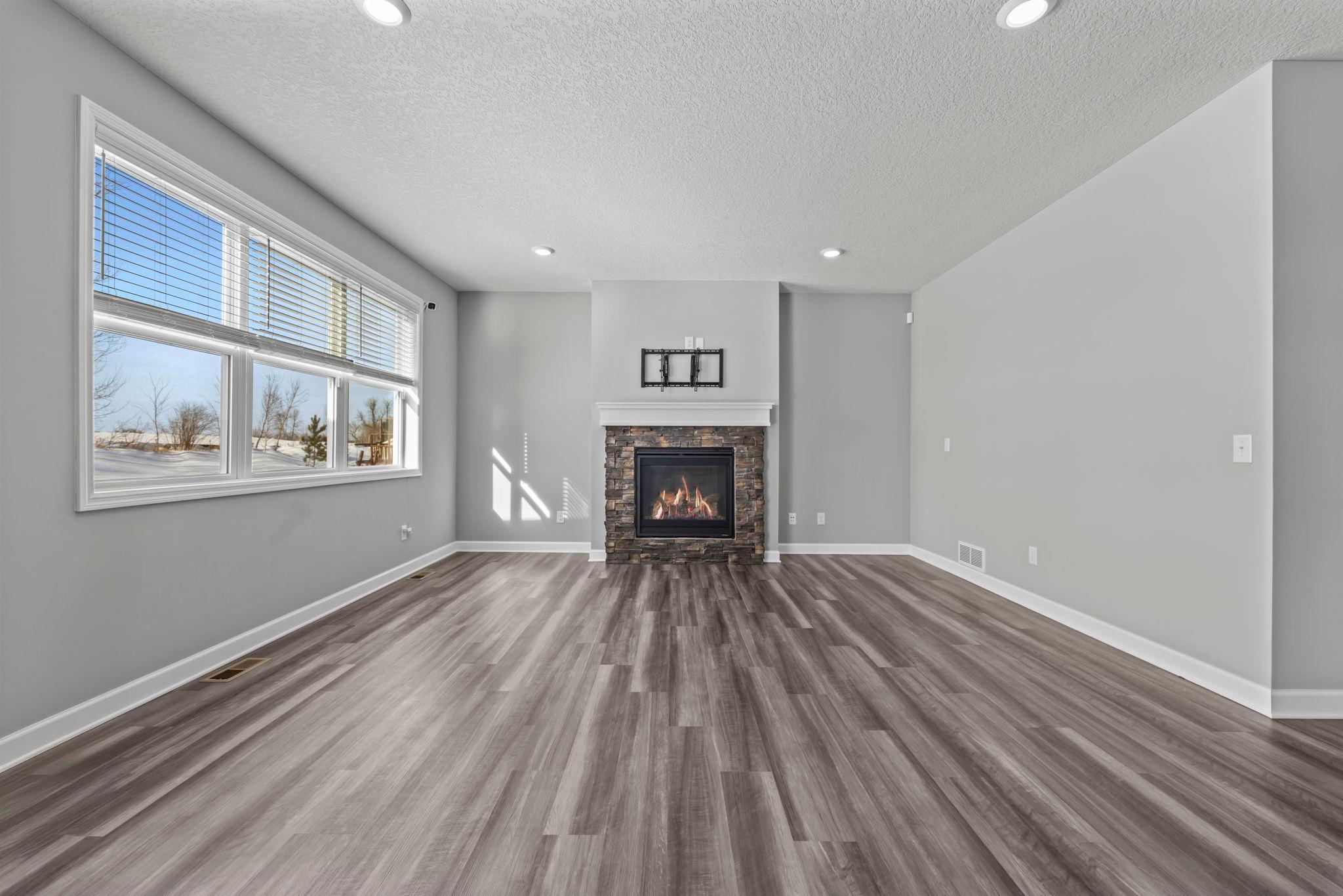 20-web-or-mls-7201 Lasalle Ave NE-42.jpg