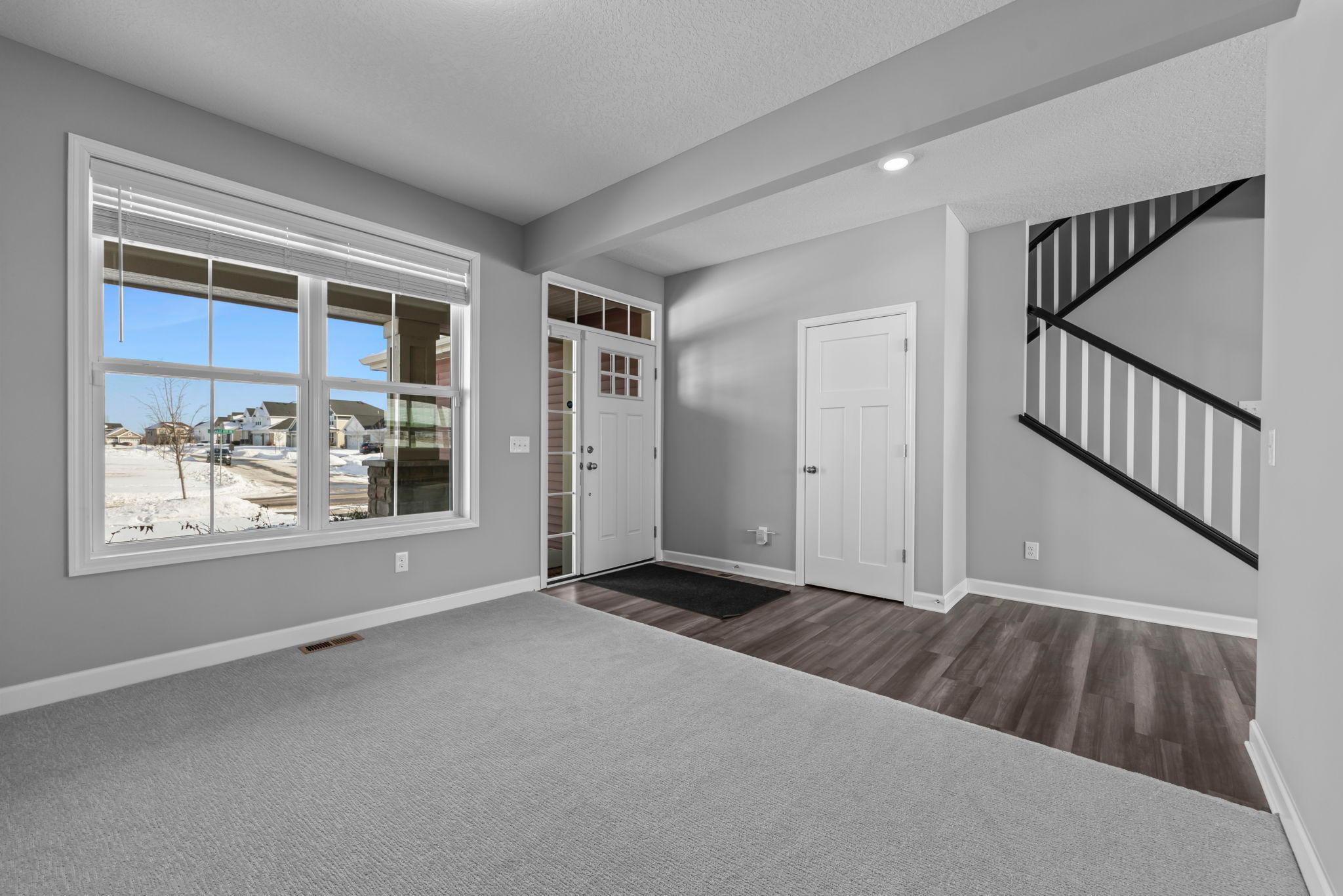 18-web-or-mls-7201 Lasalle Ave NE-36.jpg