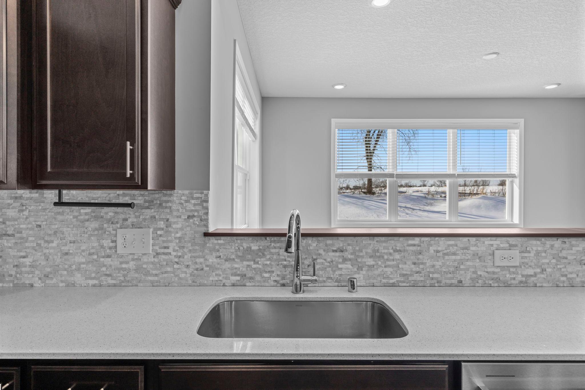 29-web-or-mls-7201 Lasalle Ave NE-69.jpg