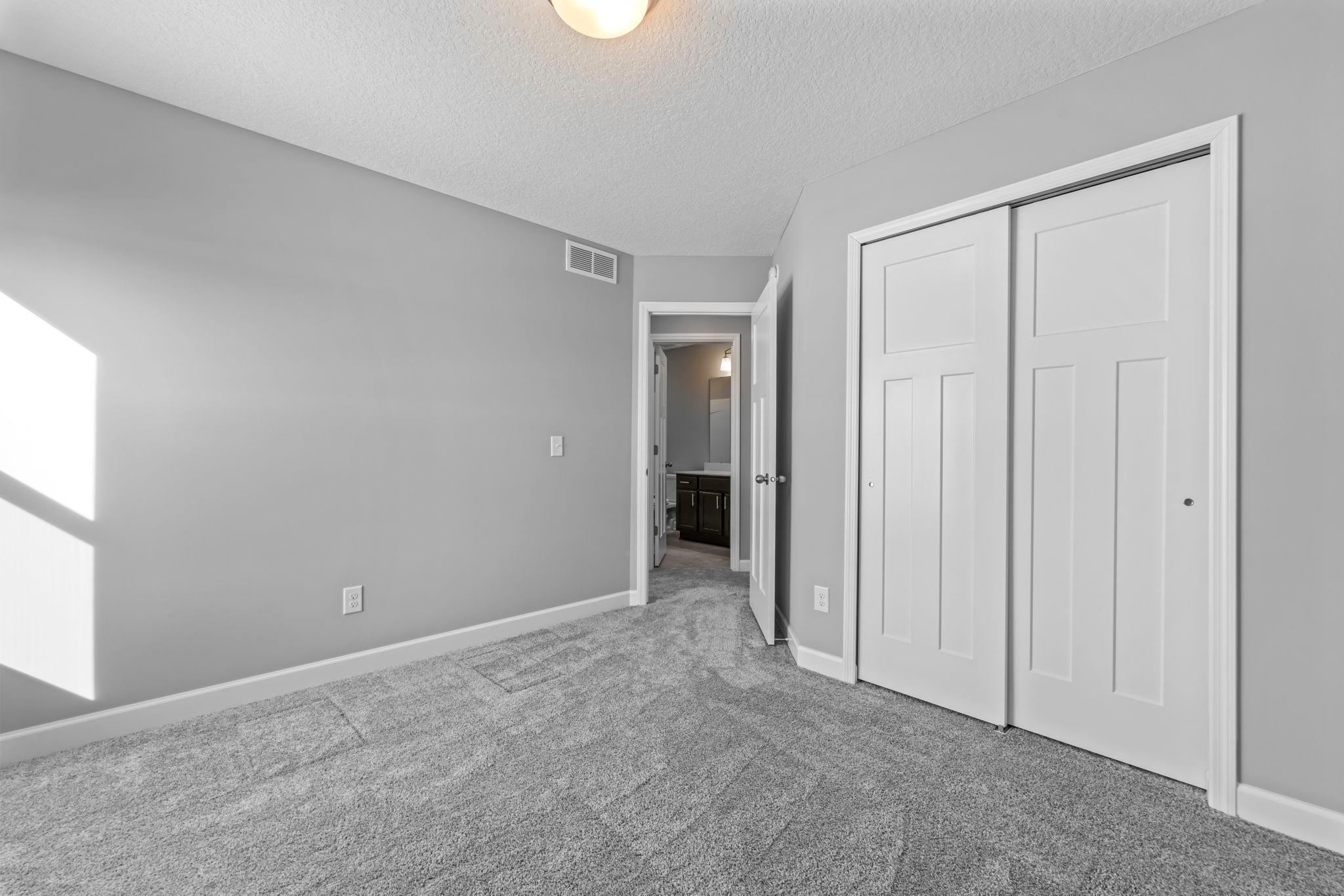 47-web-or-mls-7201 Lasalle Ave NE-126.jpg