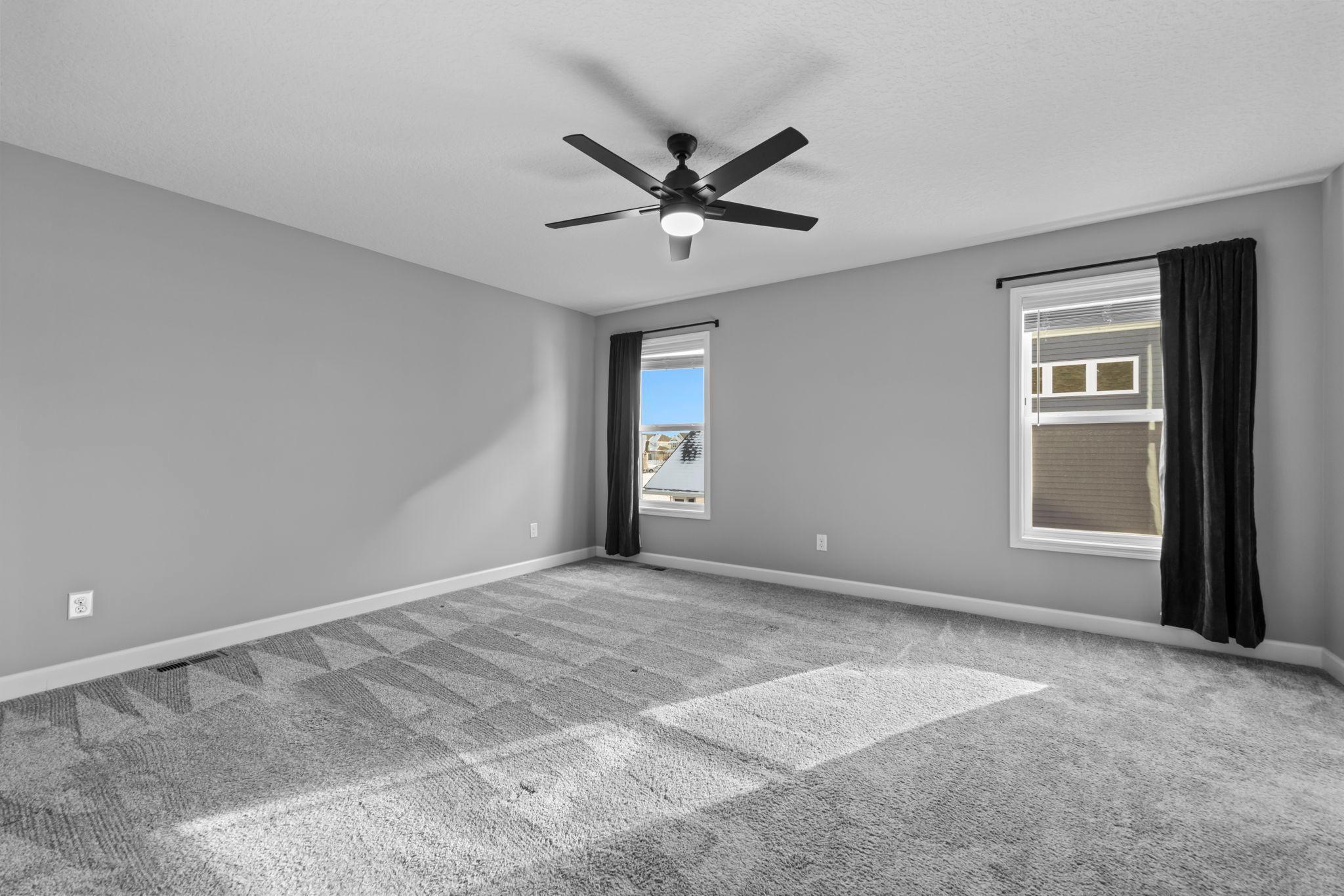 38-web-or-mls-7201 Lasalle Ave NE-99.jpg