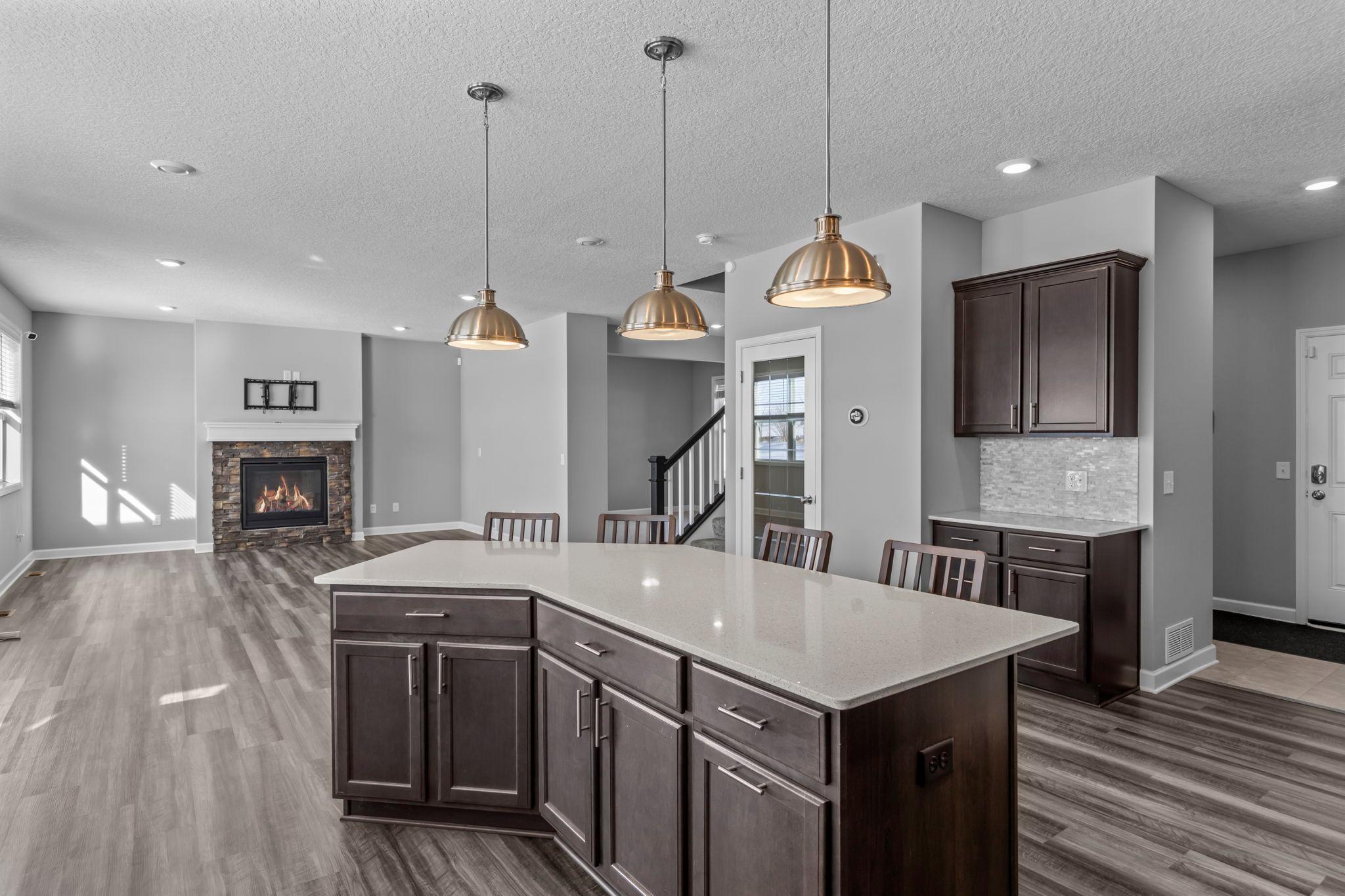 30-web-or-mls-7201 Lasalle Ave NE-72.jpg