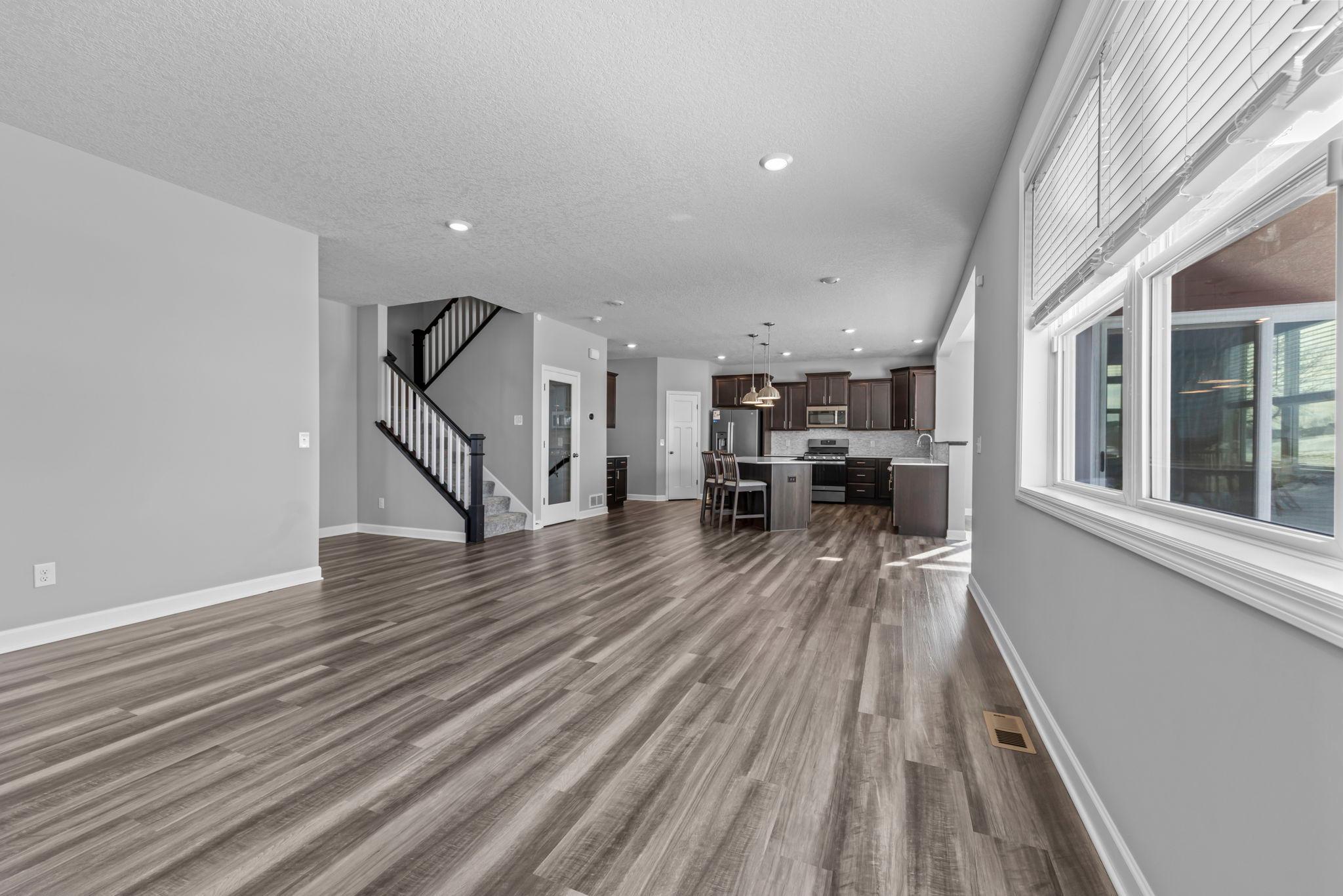 23-web-or-mls-7201 Lasalle Ave NE-48.jpg