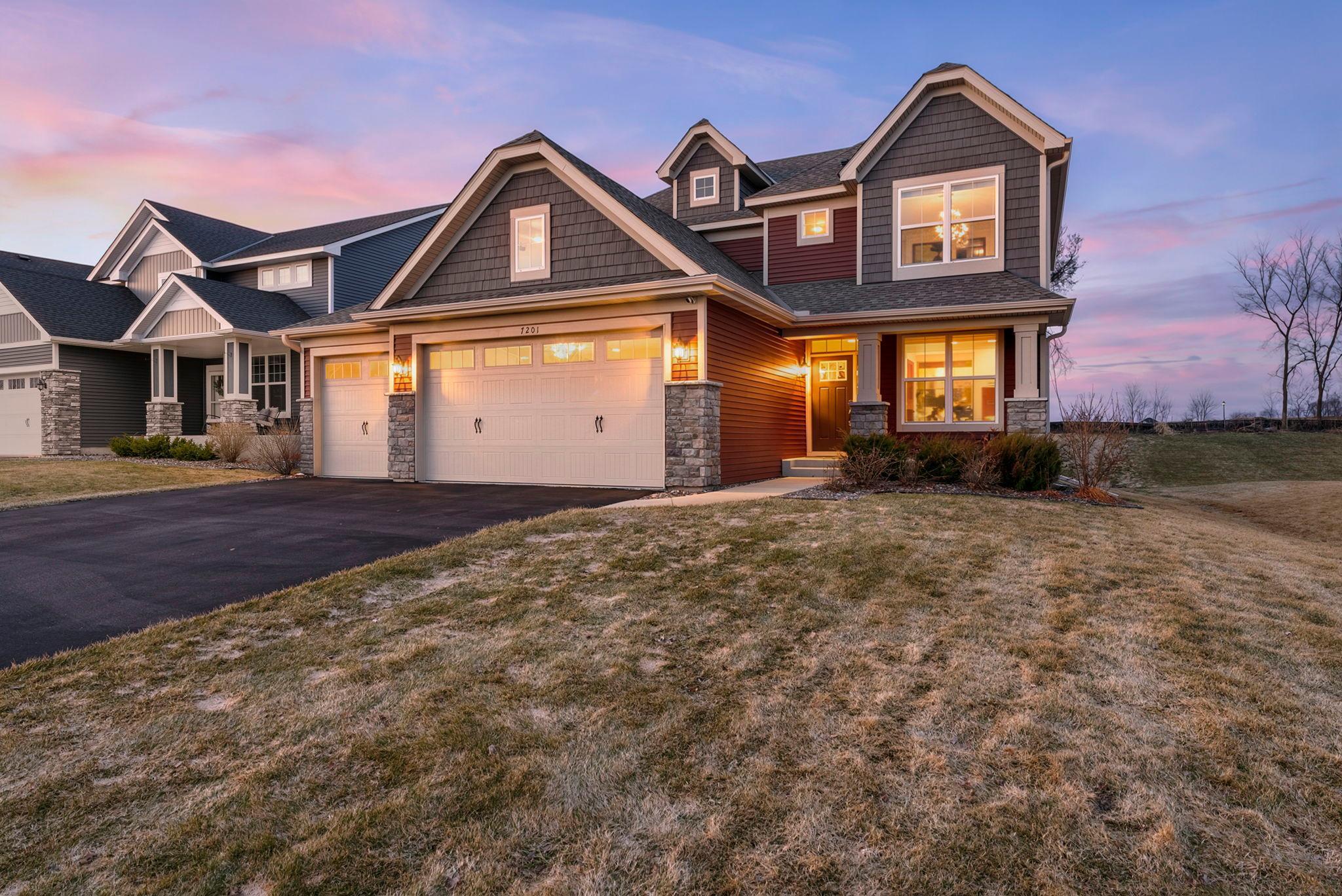 1-web-or-mls-7201 Lasalle Ave NE-31 copy.jpg