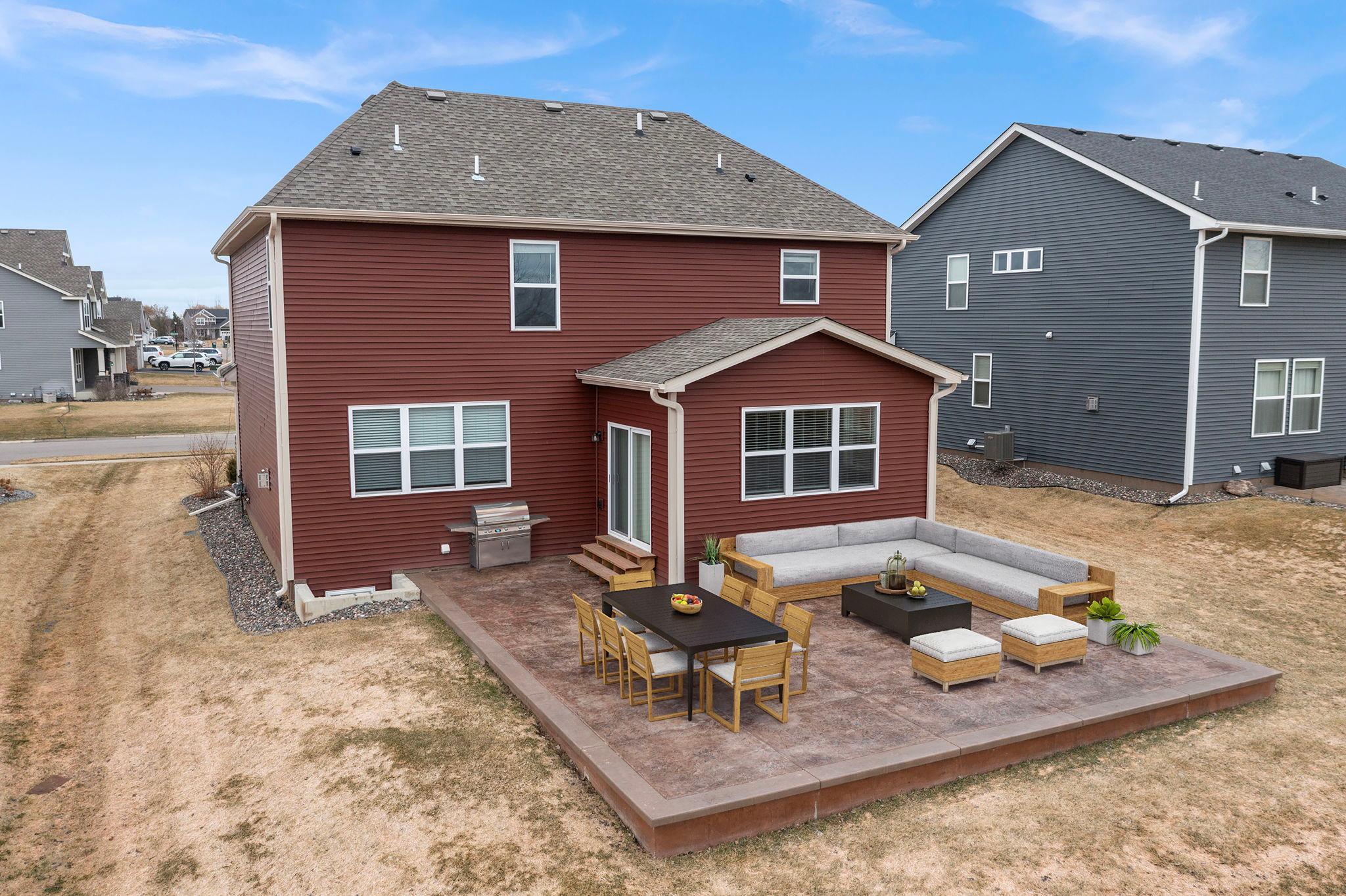 115-web-or-mls-7201 Lasalle Ave NE-65_Final (2).jpg