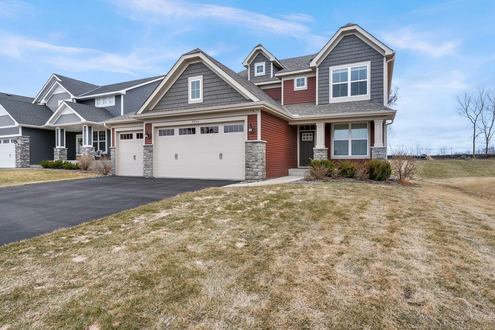 10-web-or-mls-7201 Lasalle Ave NE-31.jpg