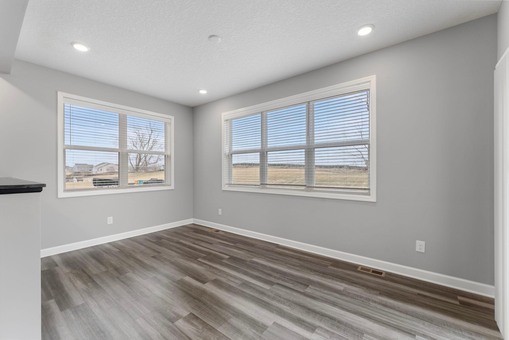 38-web-or-mls-7201 Lasalle Ave NE-2.jpg