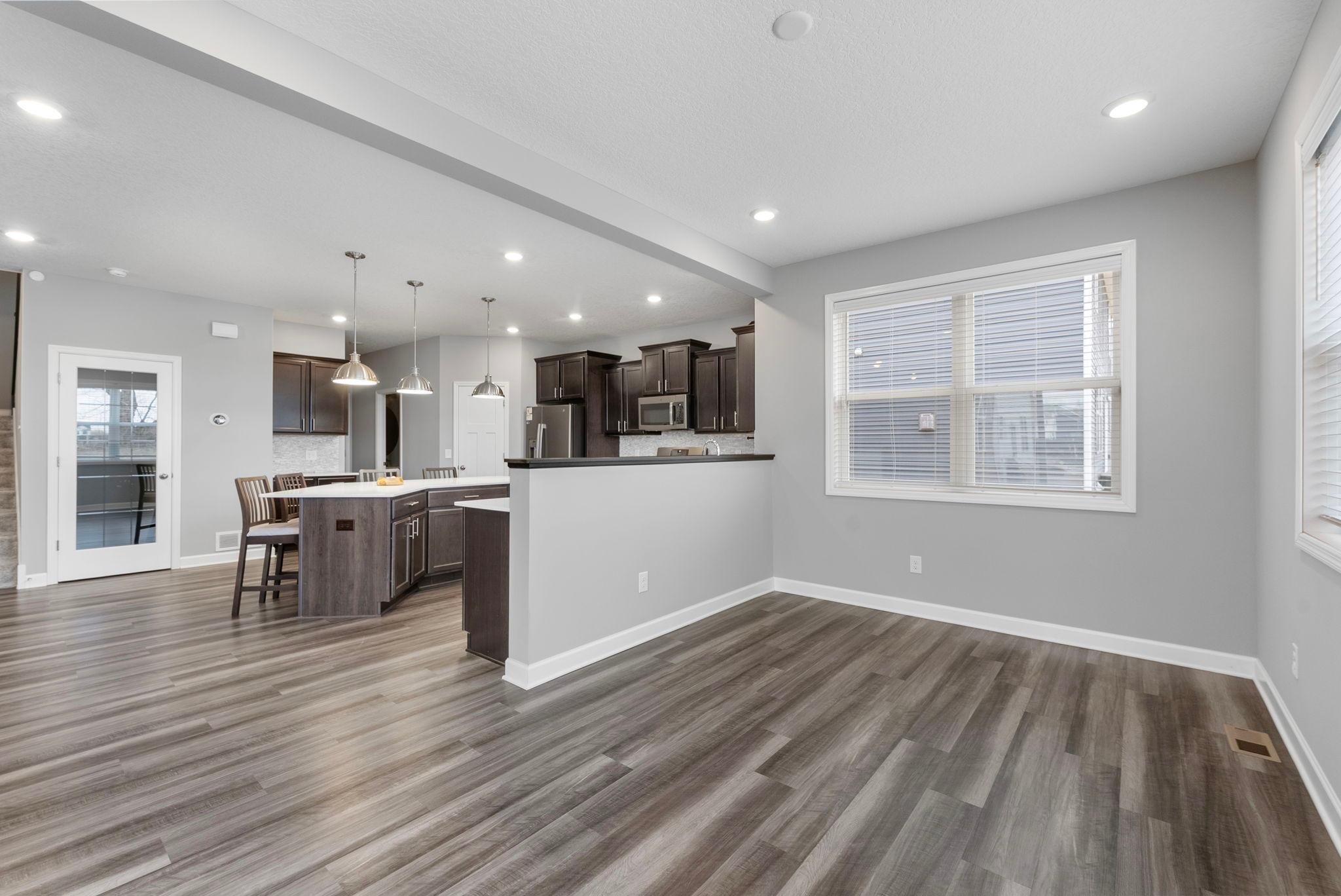 40-web-or-mls-7201 Lasalle Ave NE-7.jpg