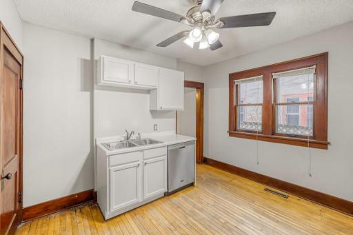 2718 N Sheridan Ave - MLS Sized - 013 - 13 Kitchen.jpg